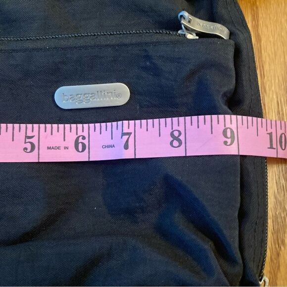Baggallini Black Crossbody Bag - Picture 2 of 8